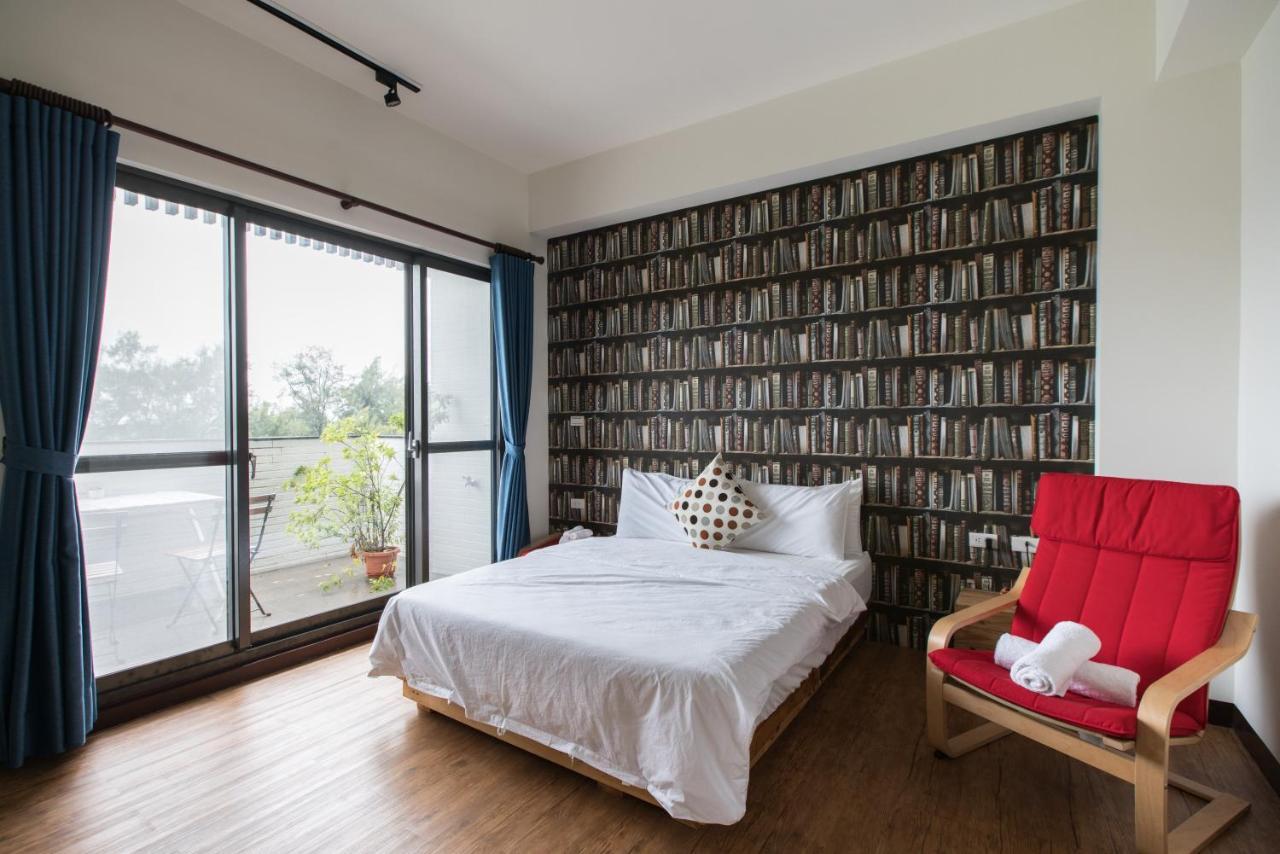 黑琵軼棧湖濱旅宿 K&B Happy Hostel Tainan Exteriör bild