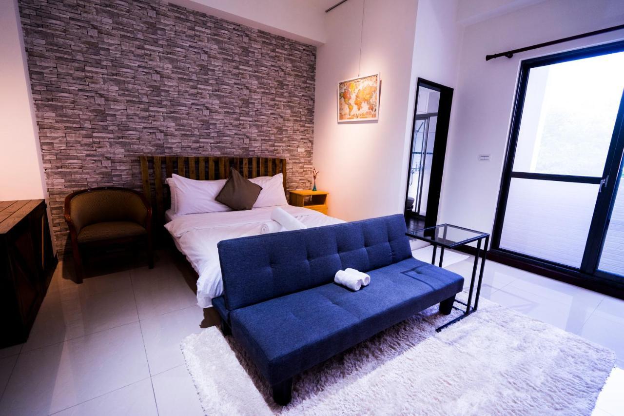 黑琵軼棧湖濱旅宿 K&B Happy Hostel Tainan Exteriör bild