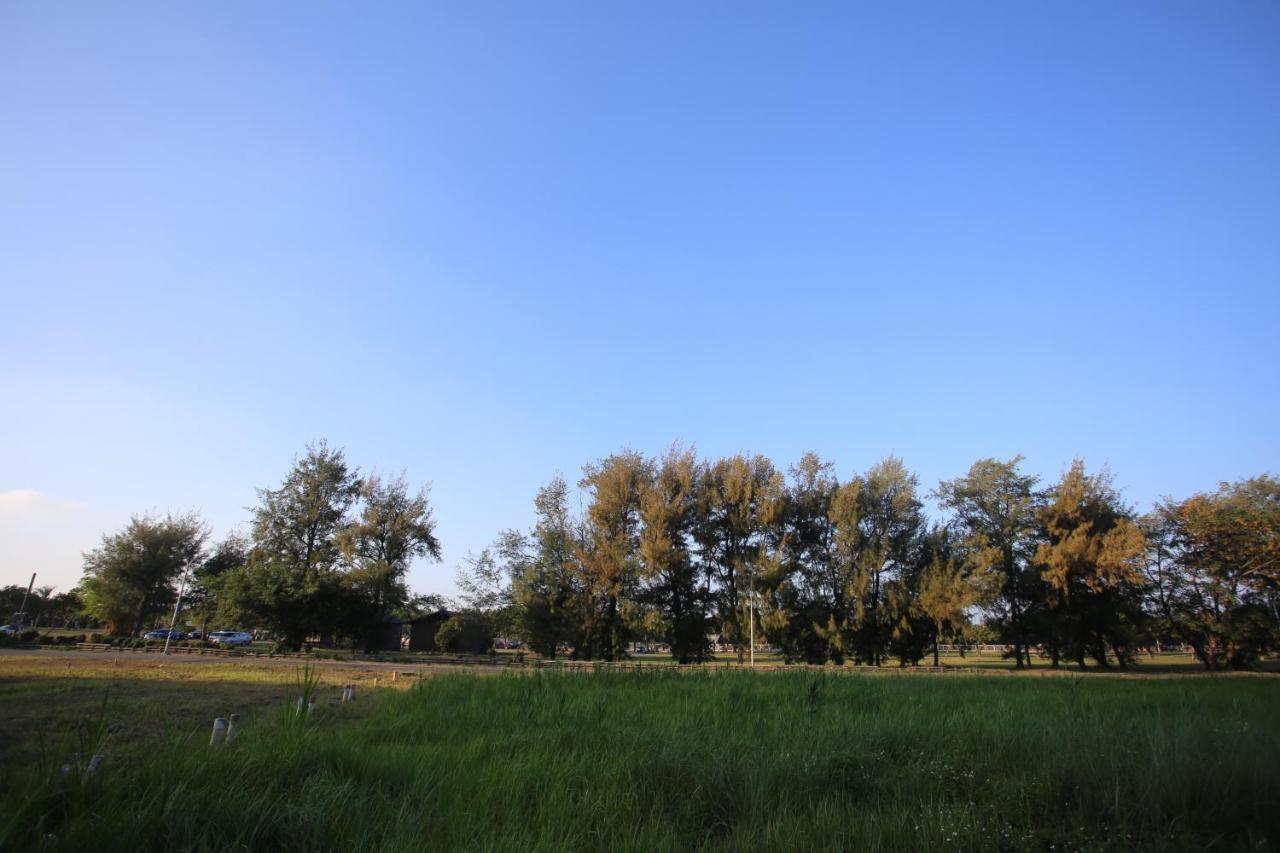 黑琵軼棧湖濱旅宿 K&B Happy Hostel Tainan Exteriör bild