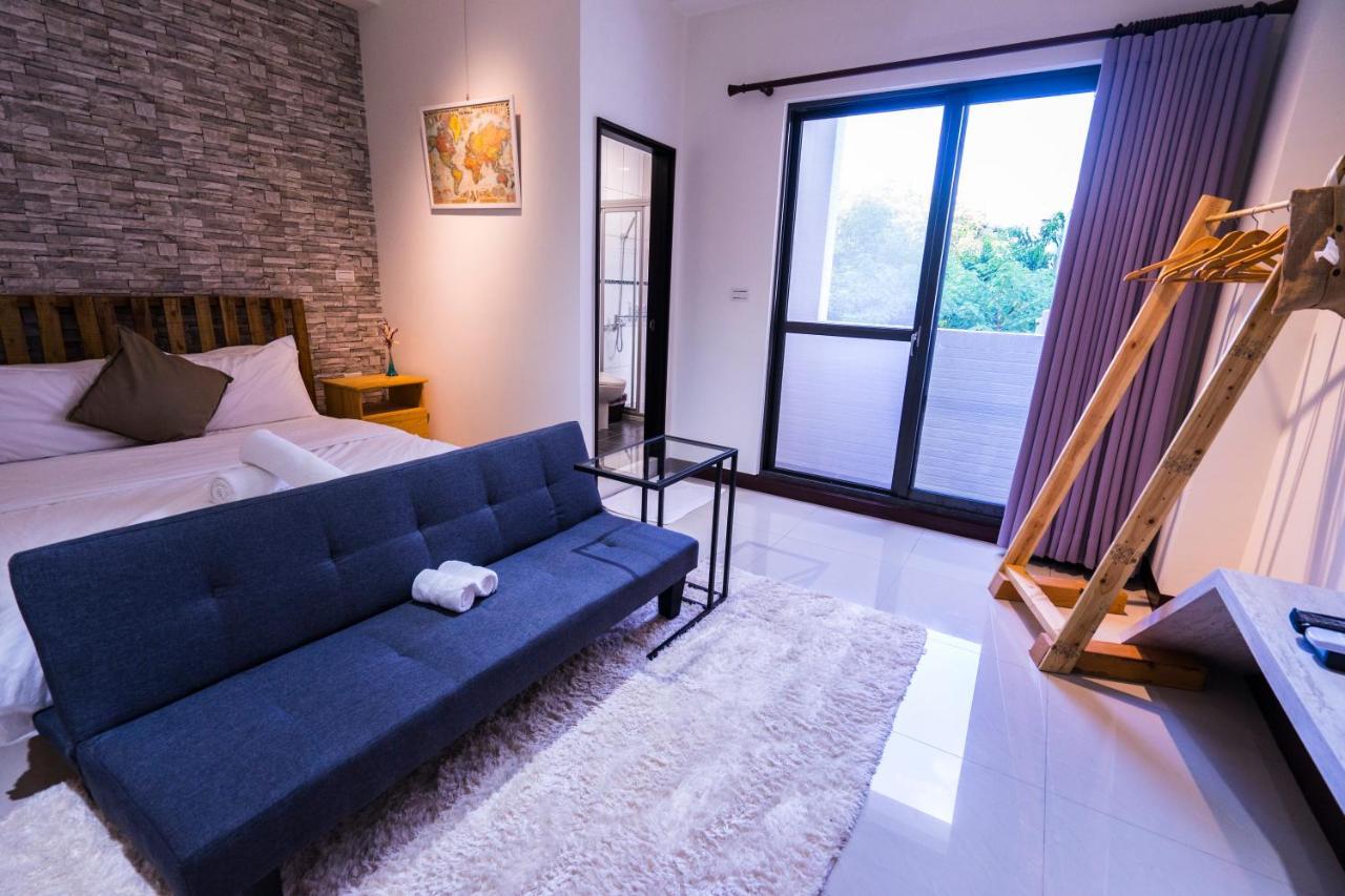 黑琵軼棧湖濱旅宿 K&B Happy Hostel Tainan Exteriör bild