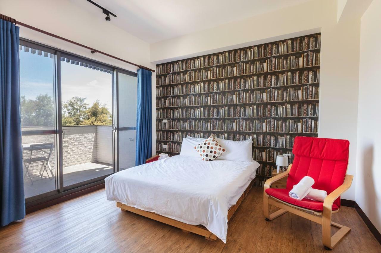 黑琵軼棧湖濱旅宿 K&B Happy Hostel Tainan Exteriör bild