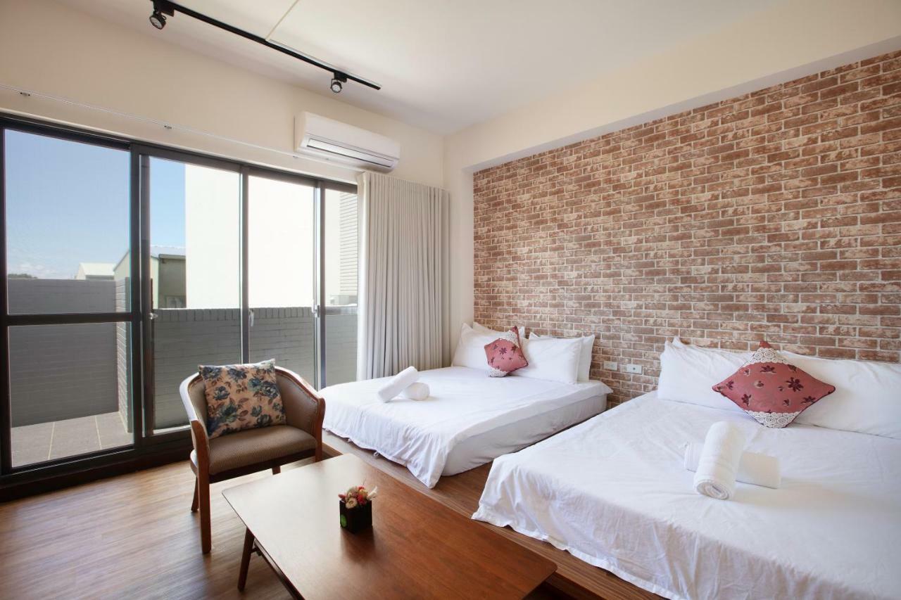 黑琵軼棧湖濱旅宿 K&B Happy Hostel Tainan Exteriör bild