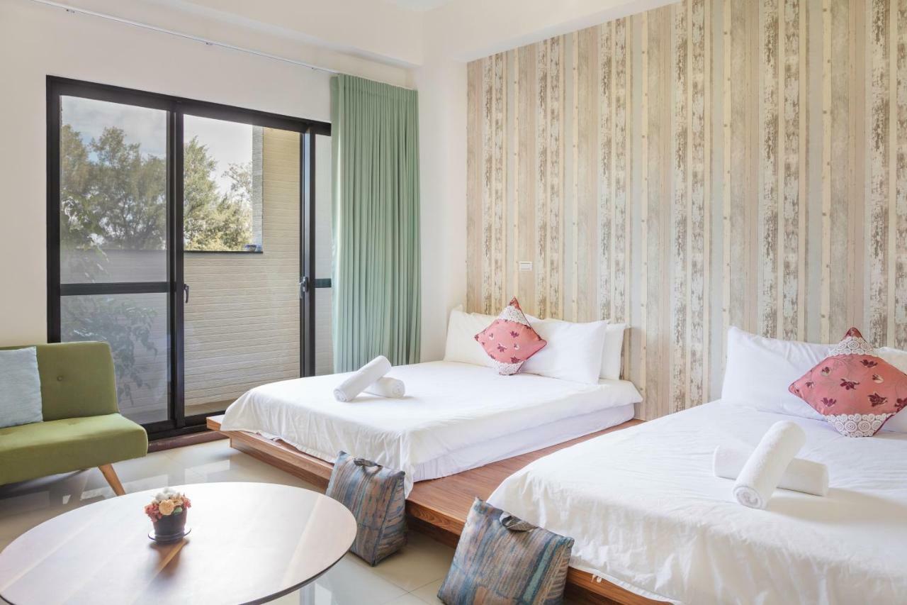黑琵軼棧湖濱旅宿 K&B Happy Hostel Tainan Exteriör bild